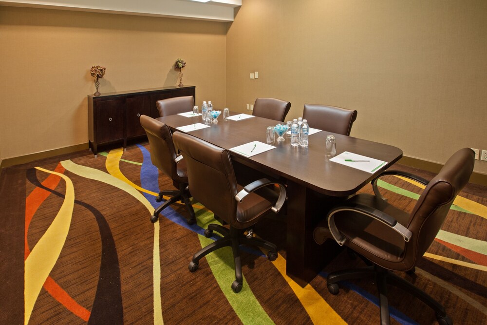 Holiday Inn Evansville Airport - photo 26