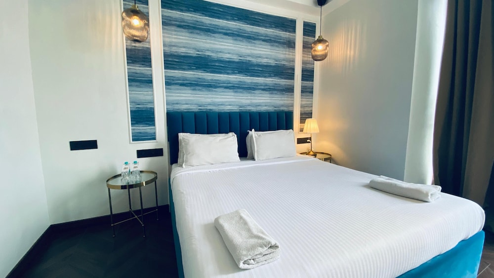 Palm Breeze Hotel Colaba