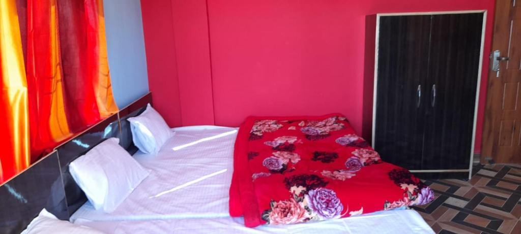 Amuser Stays in Tehri, India