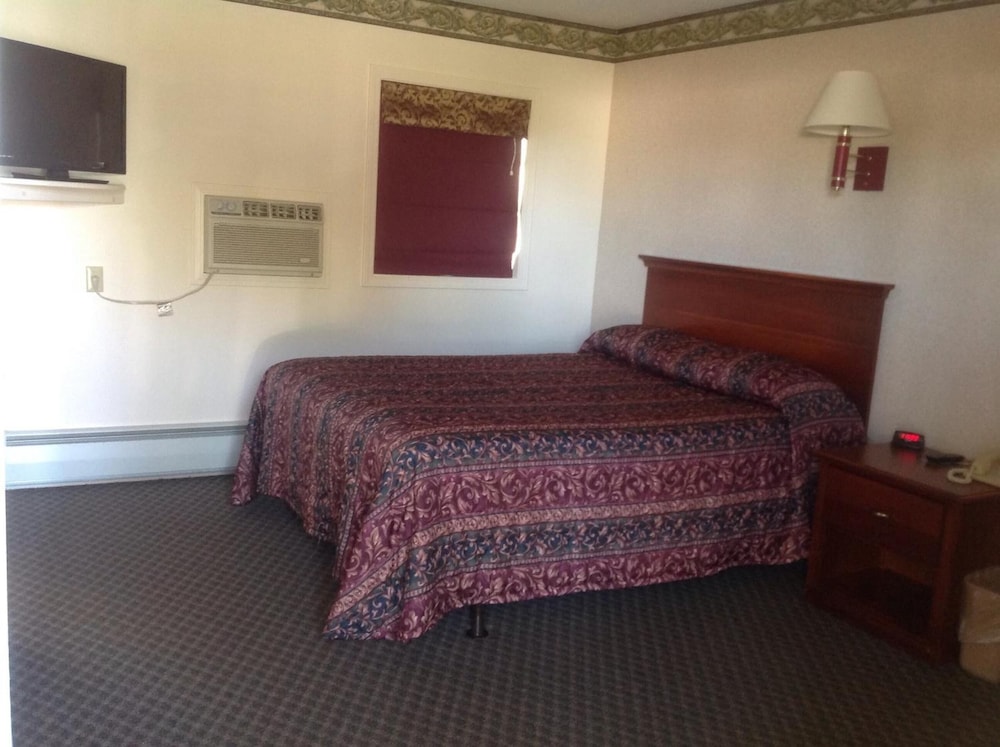 Potsdam Inn - photo 18