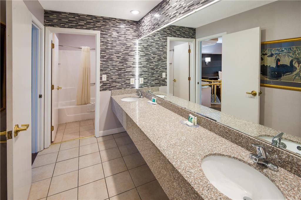 Quality inn & Suites Cincinnati I 275 - photo 20