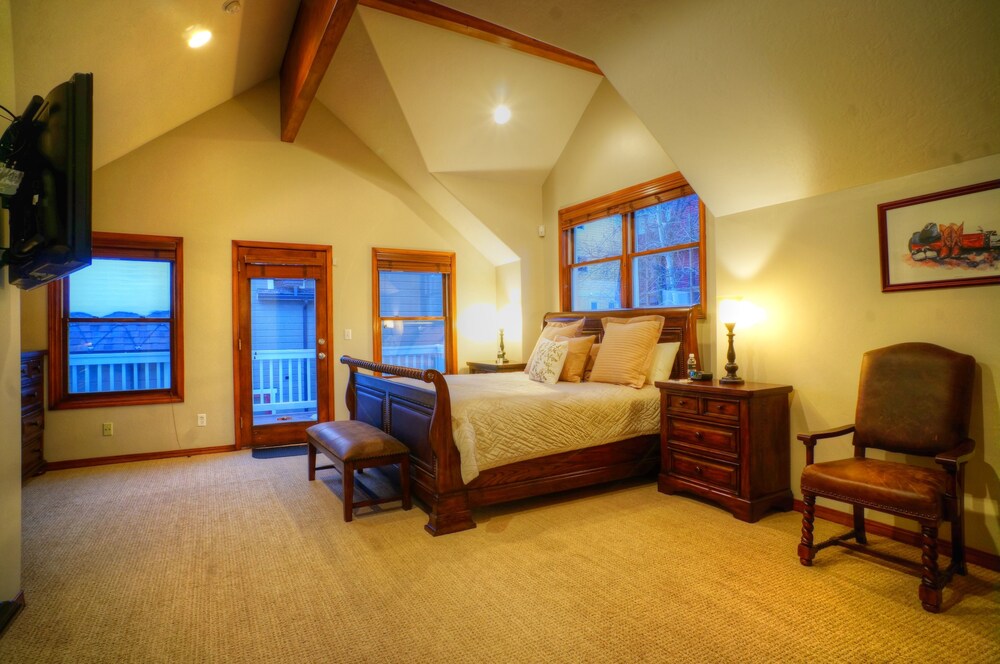Abode off Main - photo 4