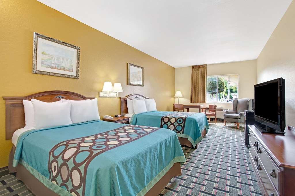 Super 8 by Wyndham Daytona Beach - photo 9