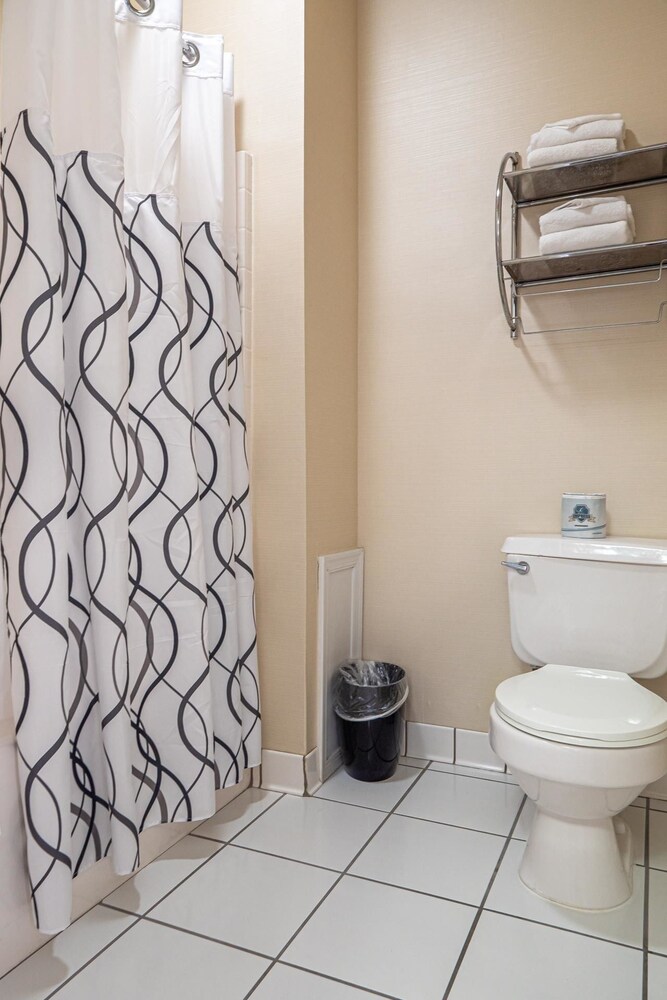 The Breakers Hotel & Suites - photo 41