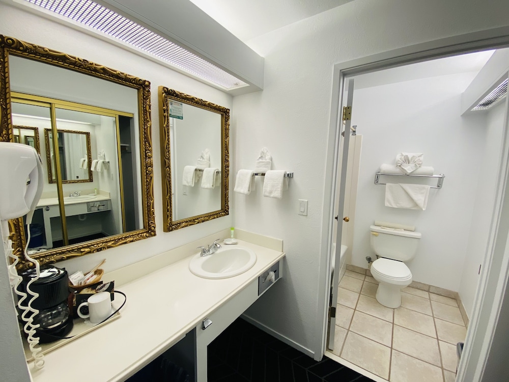 Masterpiece Hotel - photo 74
