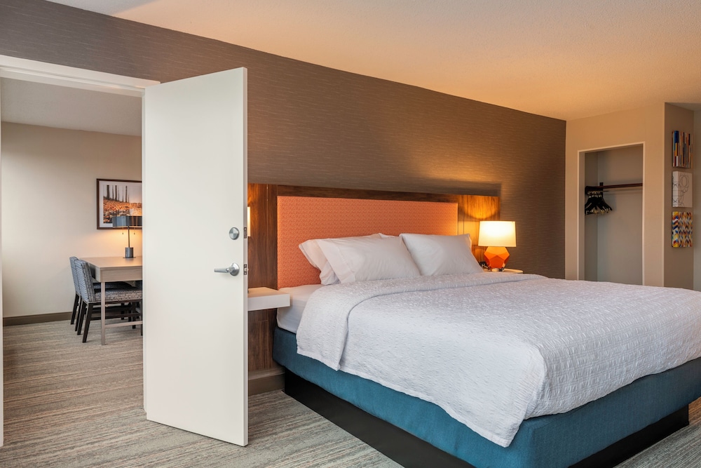 Hampton Inn by Hilton Manchester - photo 12