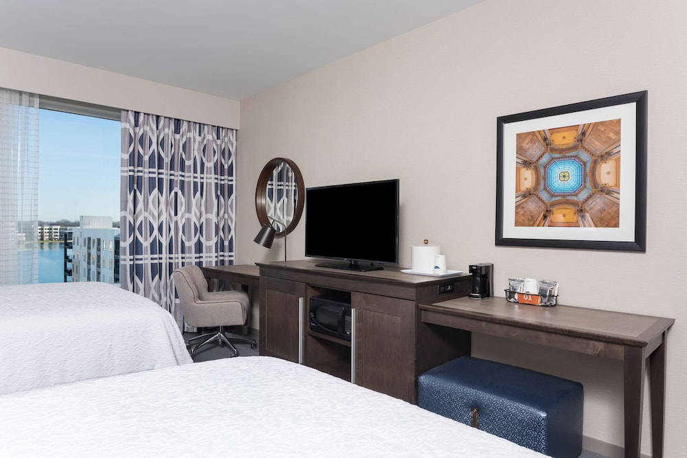 Hampton Inn & Suites Indianapolis Keystone - photo 16