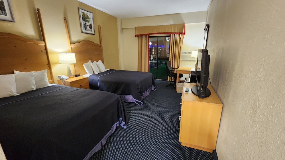 Katahdin Inn & Suites - photo 10