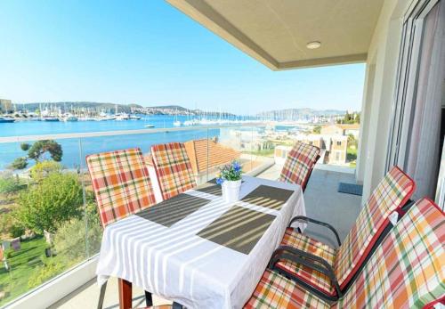 Apartment Iva — 4-Star Luxury Hotel in Trogir, Croatia