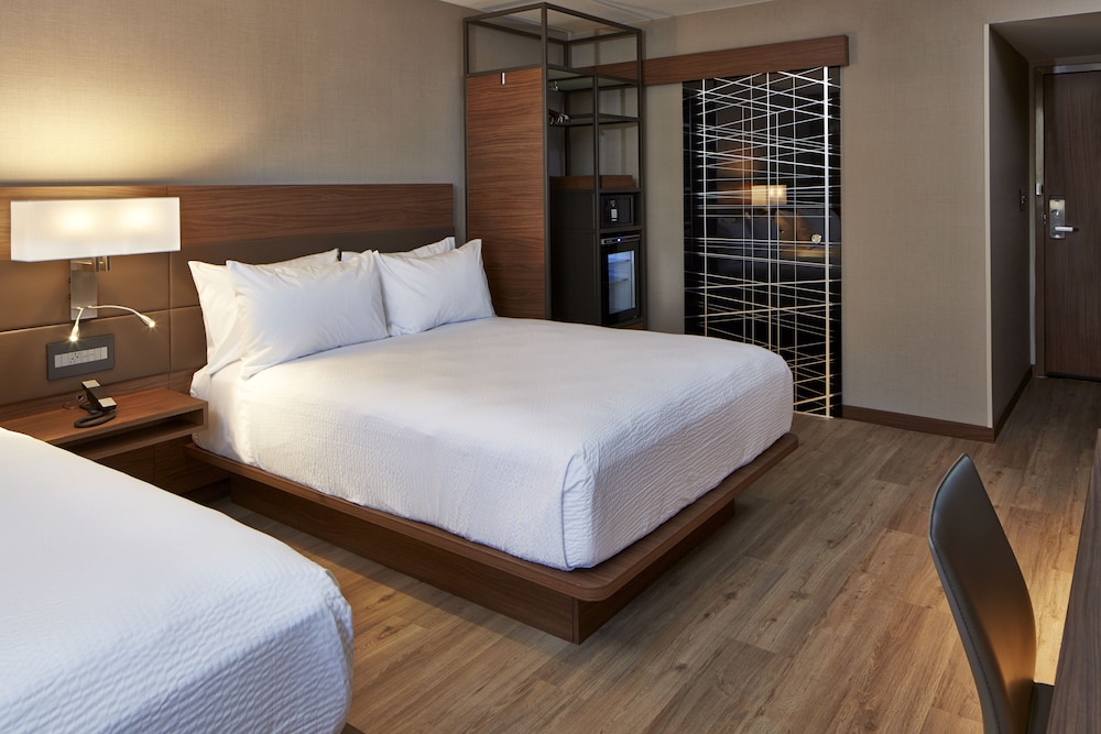 AC Hotel by Marriott Atlanta Downtown - photo 10