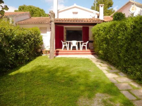 209 Villa a schiera quadrilocale al Taunus con portico e giardino SPIAGGIA INCLUSA — 4-Star Luxury Hotel in Numana, Italy