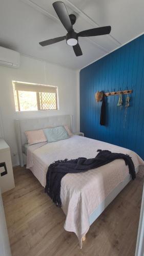 Coastal furbaby friendly short walk to beach in Agnes Water, Australia