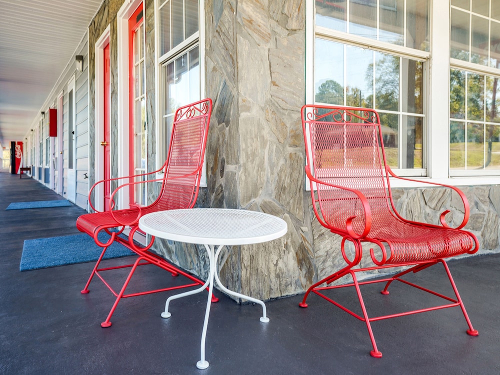 Smith Motel - photo 12