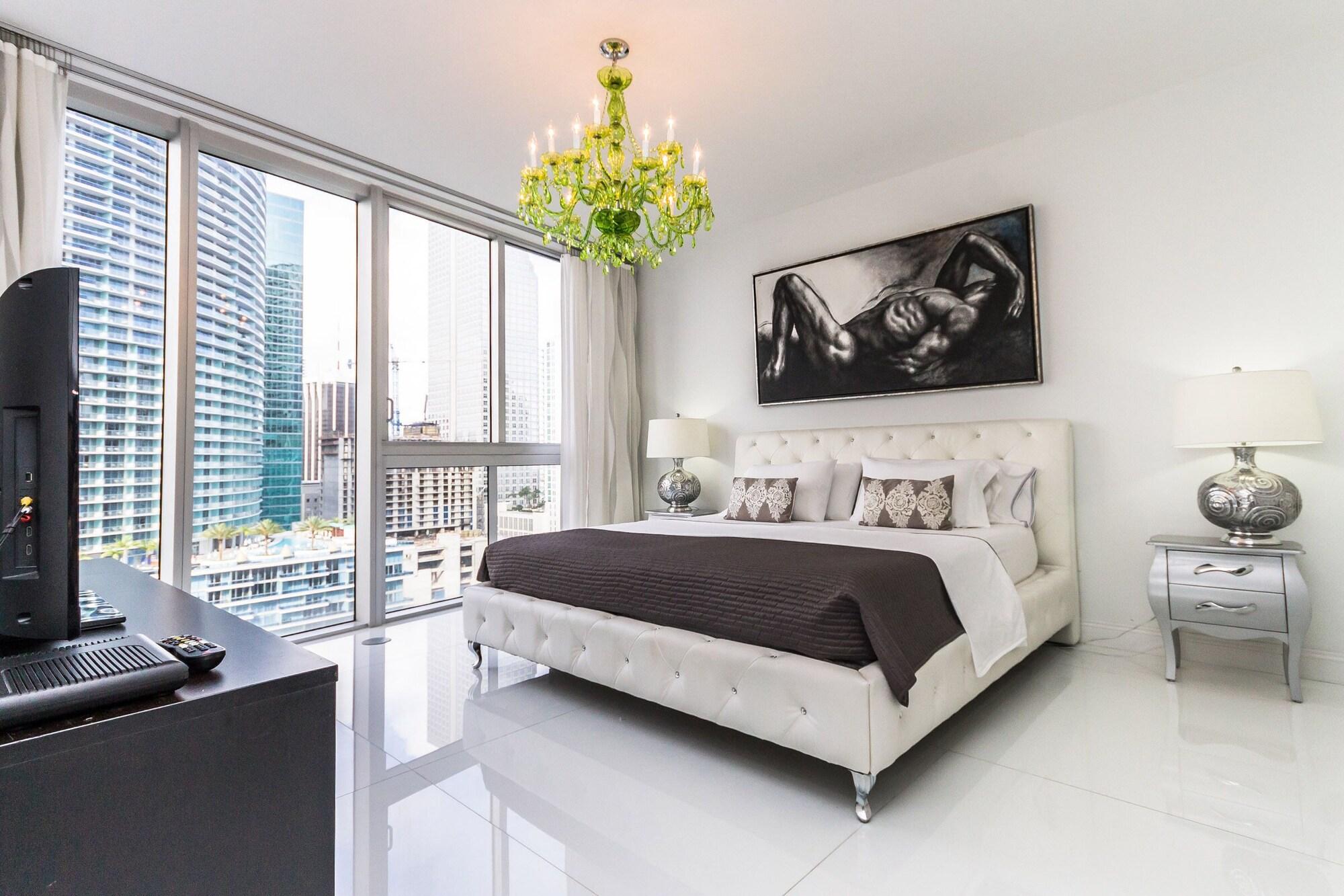Luxury Waterfront Condo At Icon Brickell sea view Free Spa & Gym — 4-Star Luxury Hotel in Miami, United States