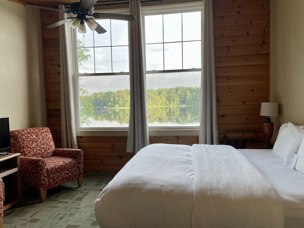 Hanging Horn Lakeside Resort - photo 31