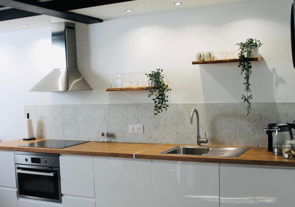 Duplex Atypique Renove En Plein Centre du Village in Cassis, France