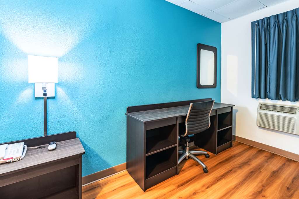 Motel 6 Elmsford NY White Plains - photo 12