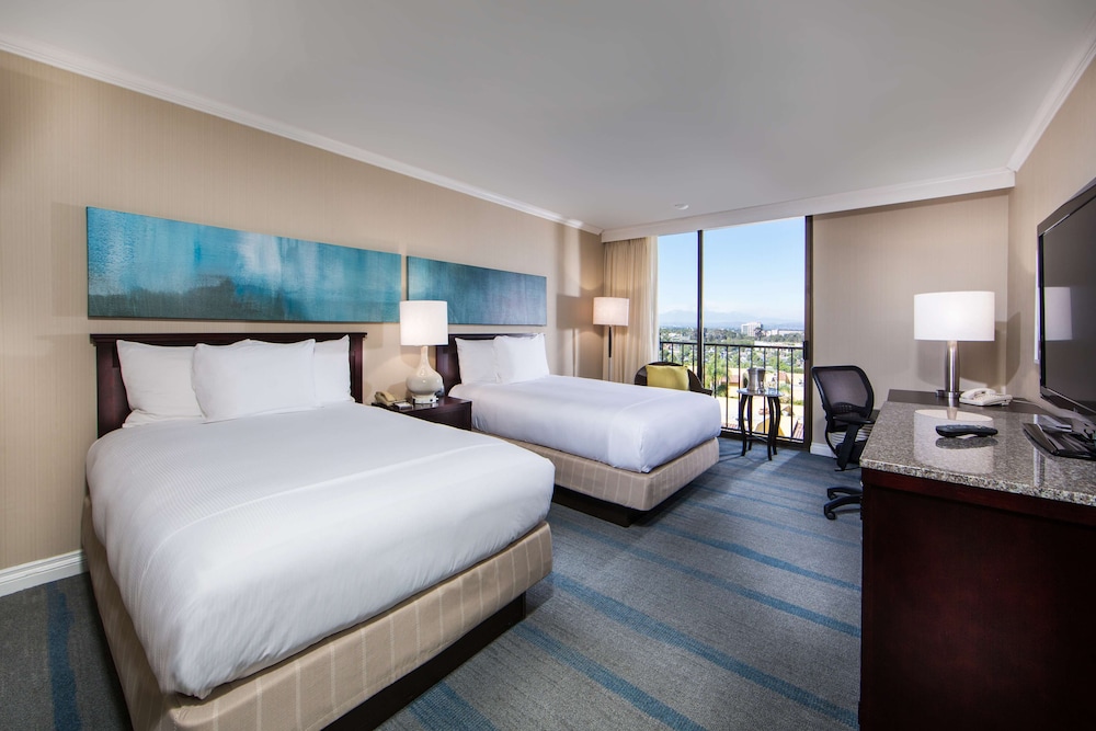 Hilton Irvine Orange County Airport - photo 9