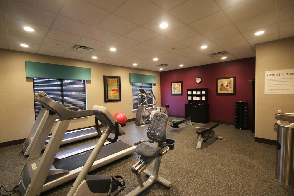 Holiday Inn Express & Suites Charlotte North by IHG - photo 13