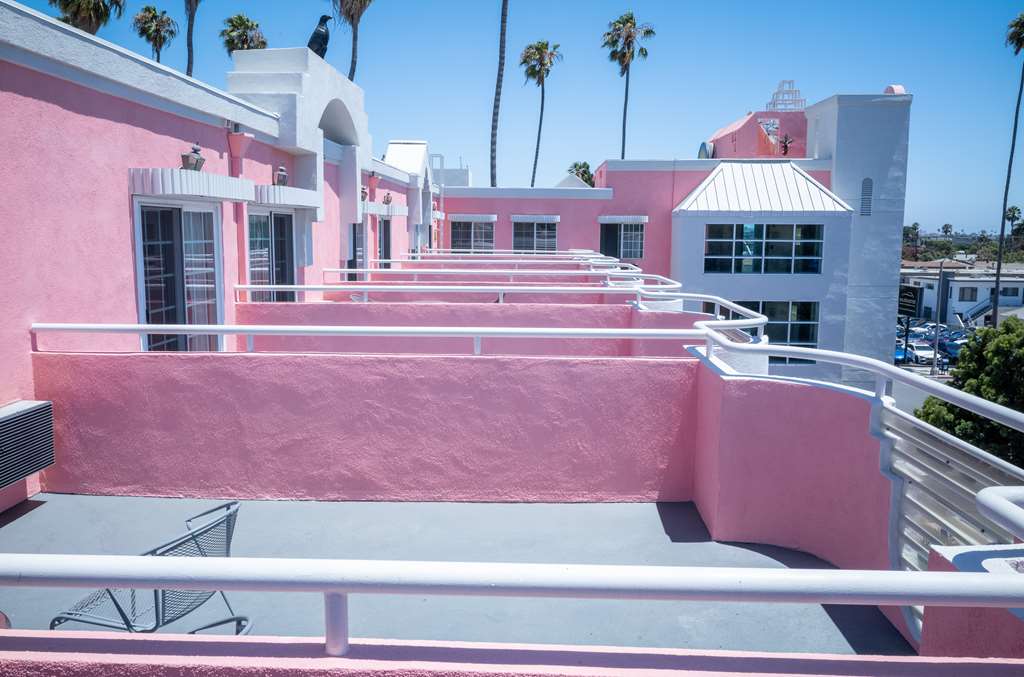 Days Inn by Wyndham Santa Monica - photo 5