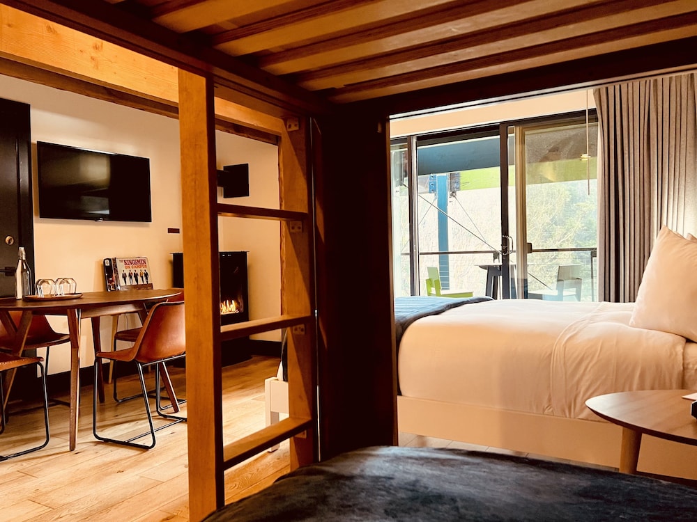 Timber Cove Resort - photo 20