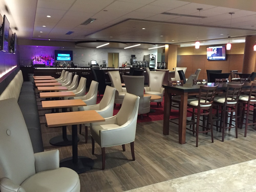 Holiday Inn Des Moines Airport Conf Center by IHG - photo 48