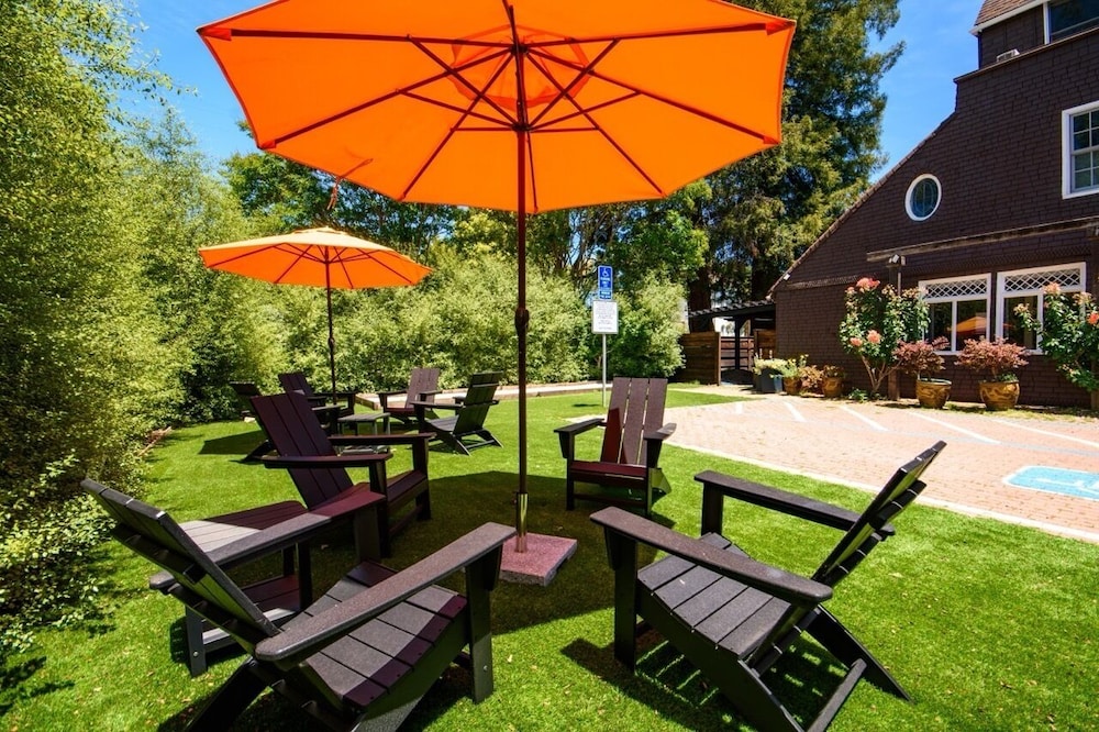 Cedar Gables Inn - photo 63