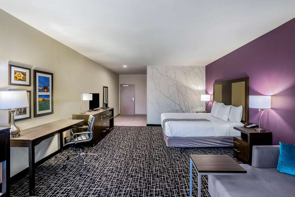 La Quinta Inn & Suites by Wyndham Houston Cypress - photo 16