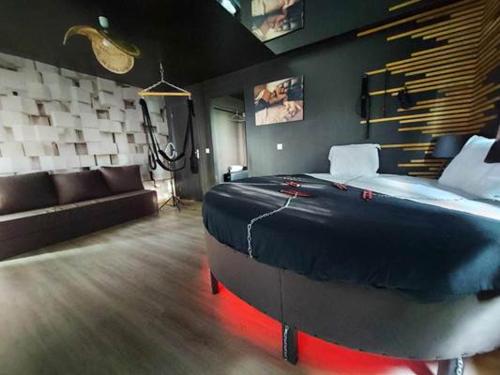 Love Room Les Sensmeme 21169953 — Bouloupari