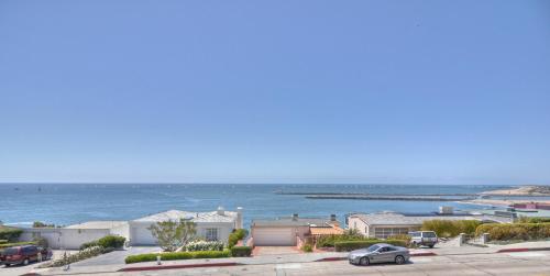 310 and a half Iris Ave — 4-Star Luxury Hotel in Newport Beach, United States