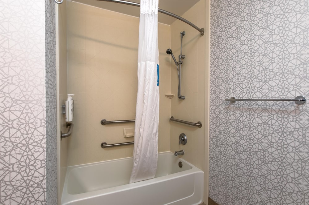 Hampton Inn & Suites Wilder - photo 29