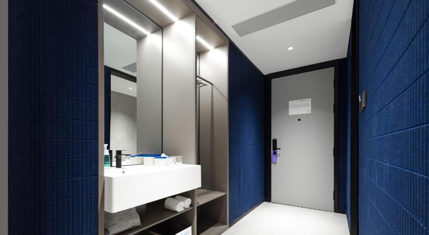 Atour Light Hotel Shanghai Minhang Jingxi Road — 4-Star Luxury Hotel in Shanghai, People's Republic of China