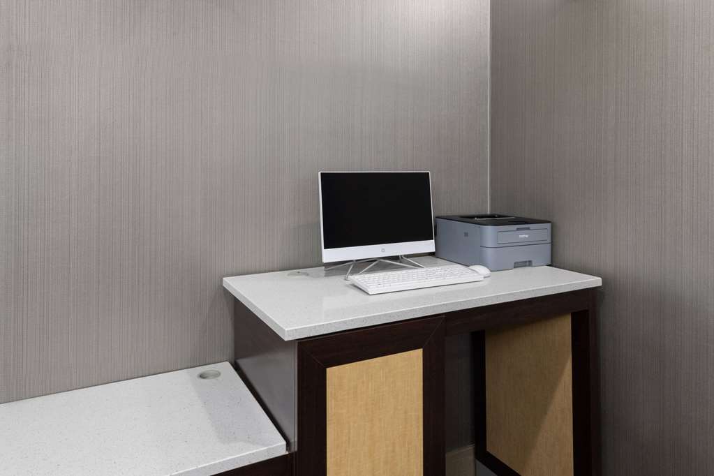 La Quinta Inn & Suites by Wyndham Houma - photo 20