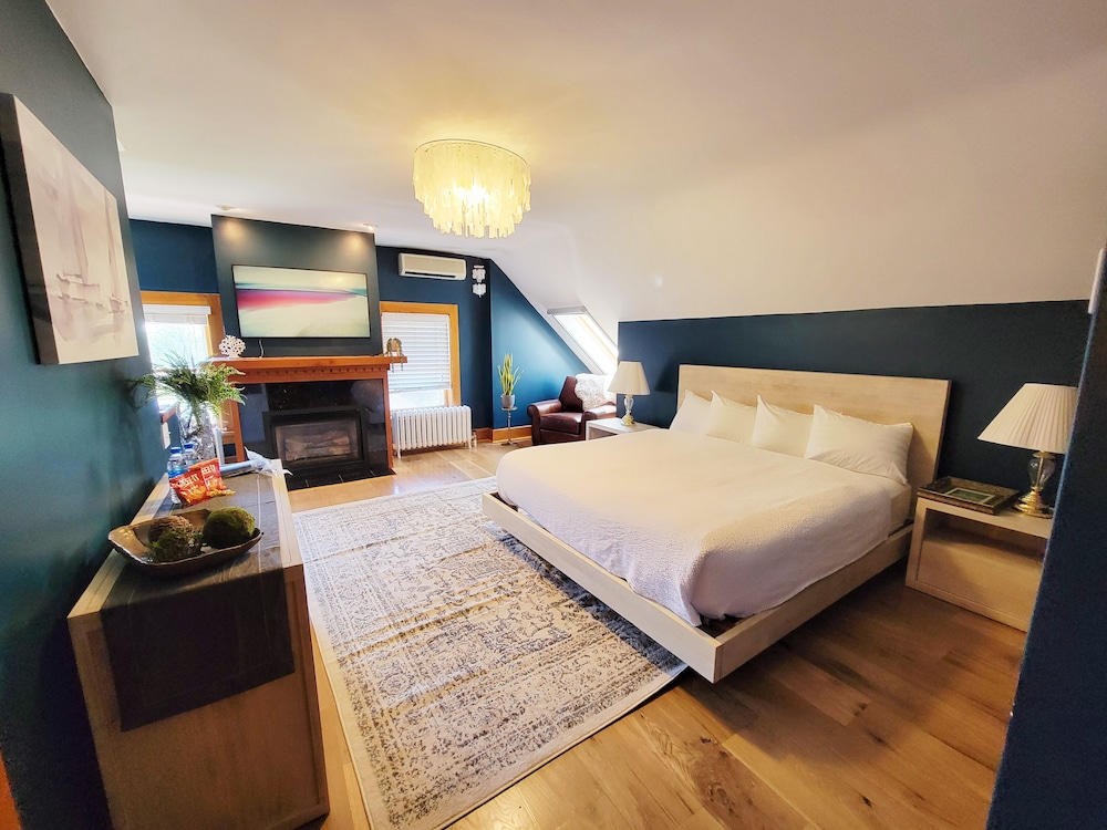 Historic GG Barnum Mansion by Heirloom Boutique Collection - photo 13