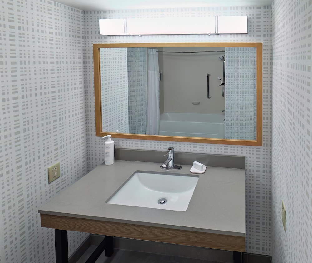 Hampton Inn & Suites Radcliff Fort Knox - photo 45