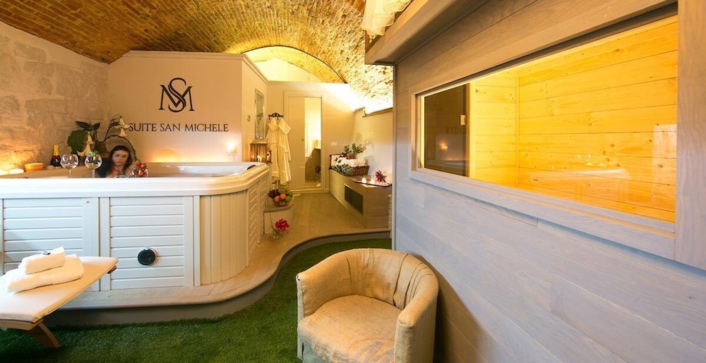 San Michele al Borgo — 4-Star Luxury Hotel in Castiglion Fiorentino, Italy