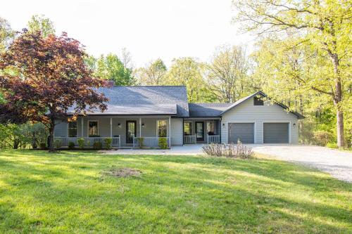 Hunter's Cove - carbon neutral hotel in Morehead
