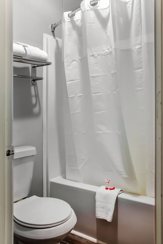 OYO Hotel Ridgeland East - photo 12