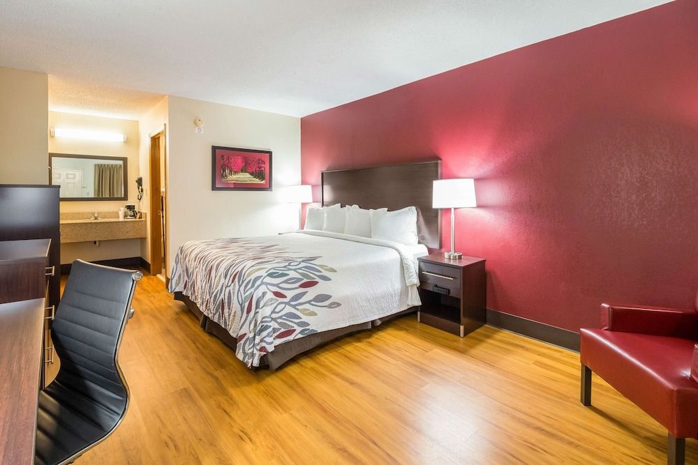 Red Roof Inn Clarksville - photo 16