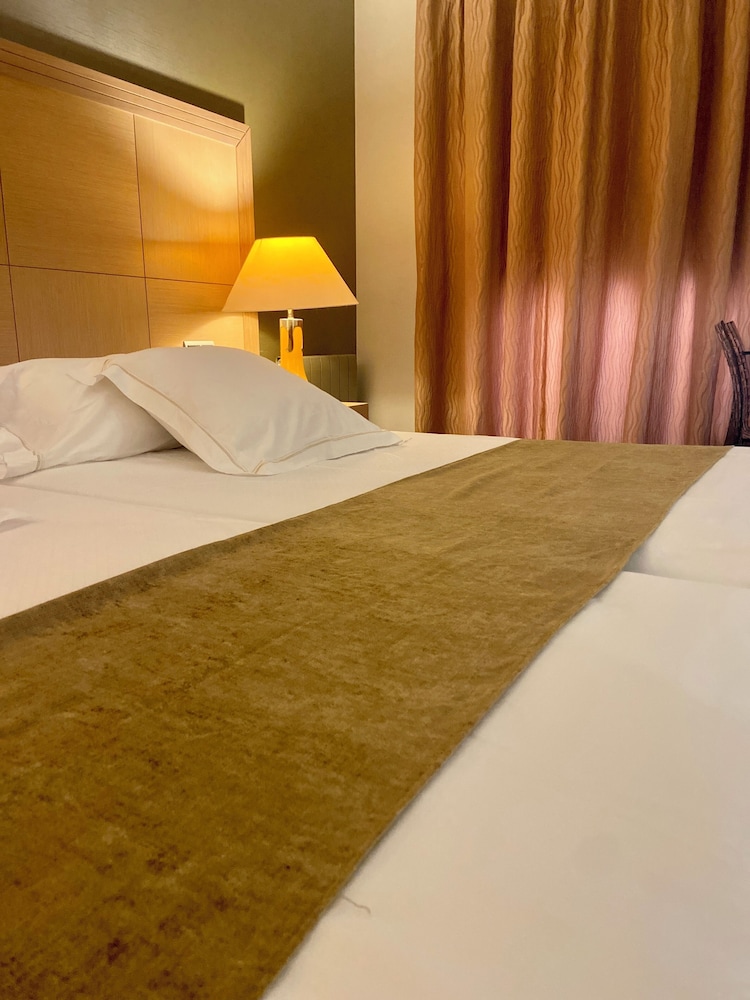 ArtPlatinum Suites and Apartments — 4-Star Luxury Hotel in Benalmadena, Spain