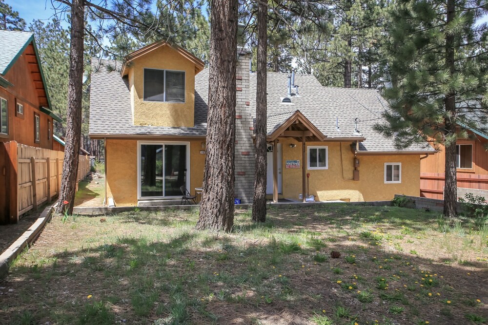 Mountain Fever — 4-Star Luxury Hotel in Big Bear Lake, United States