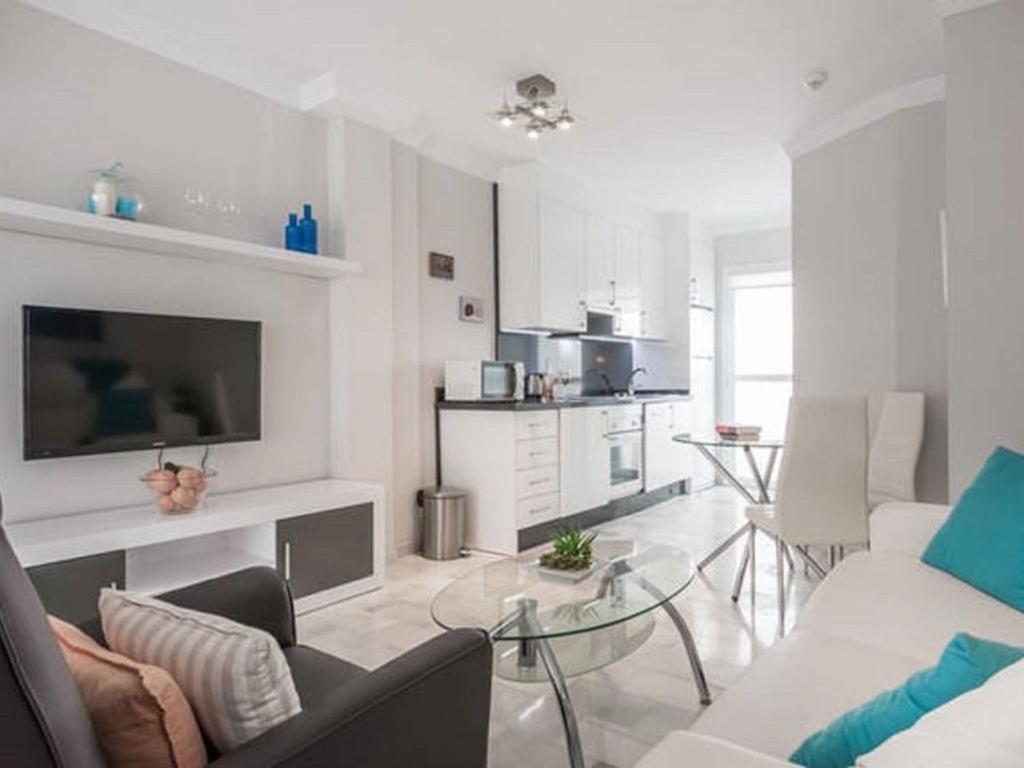 Casa Soleada Beautiful Villa Best Corner by Pools Resort Facilities Full Kitchen 3 Terraces Internet in Marbella, Spain