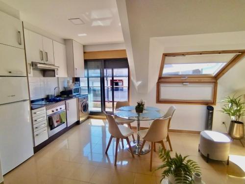 Precioso Atico Con Amplia Terraza — hotel in Portonovo