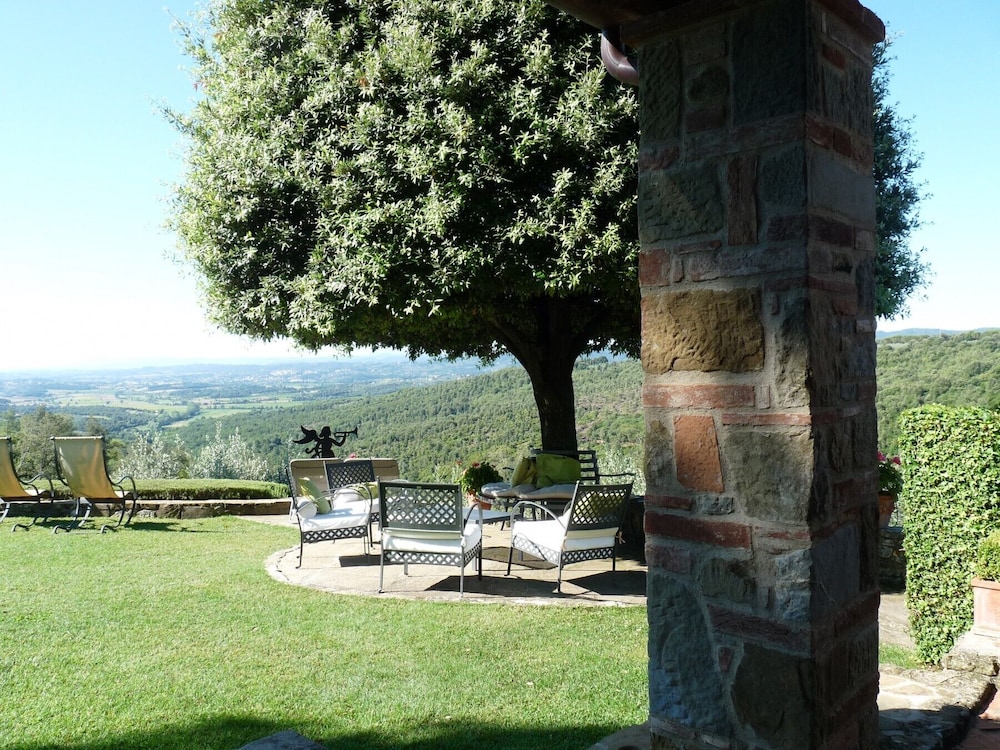 Luxury Privacy in the Heart of Tuscany in Pienza, Italy