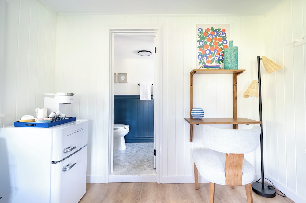 Marina Bay Cottages - photo 3