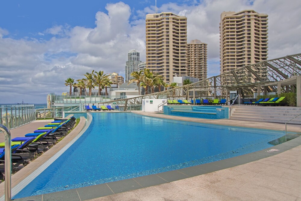Soul We Accommodate — 4-Star Luxury Hotel in Surfers Paradise, Australia