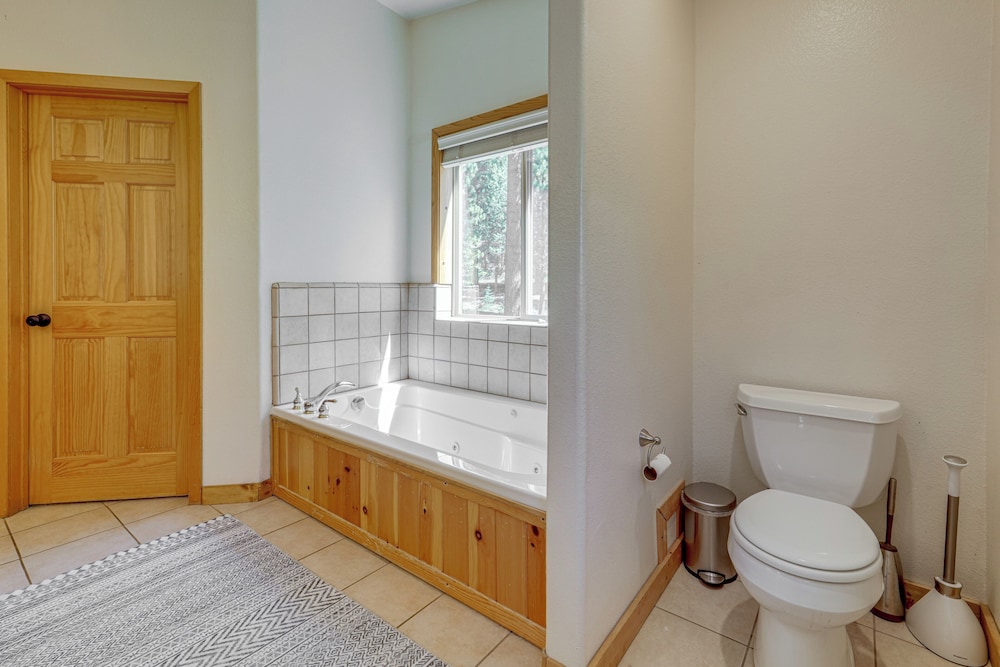 Sunny Cabin: 1 Mi to Tahoe Donner Resort - photo 14