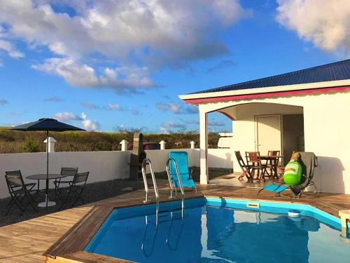Villa enchanteresse au Moule avec piscine privée — 4-Star Luxury Hotel in Le Moule, Guadeloupe