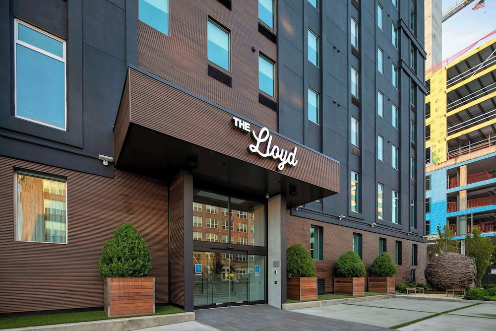 The Lloyd Stamford Tapestry Collection by Hilton - photo 40