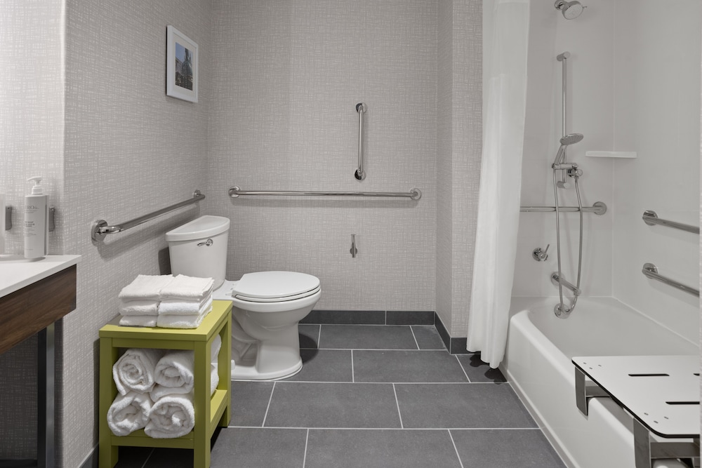 Hampton Inn Cleveland Airport Tiedeman Rd - photo 38